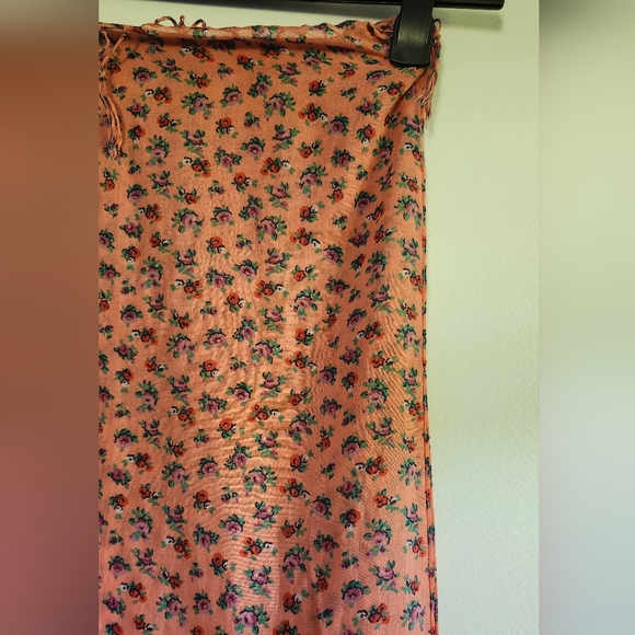 Aerie Peach Floral Scarf - Picture 2 of 3